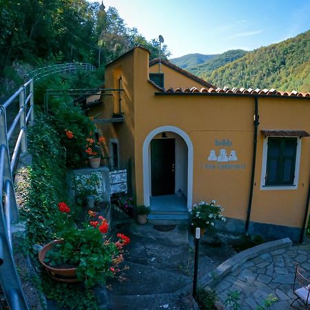 Bed and Breakfast I Tre Ladroni à Nasino Extérieur photo