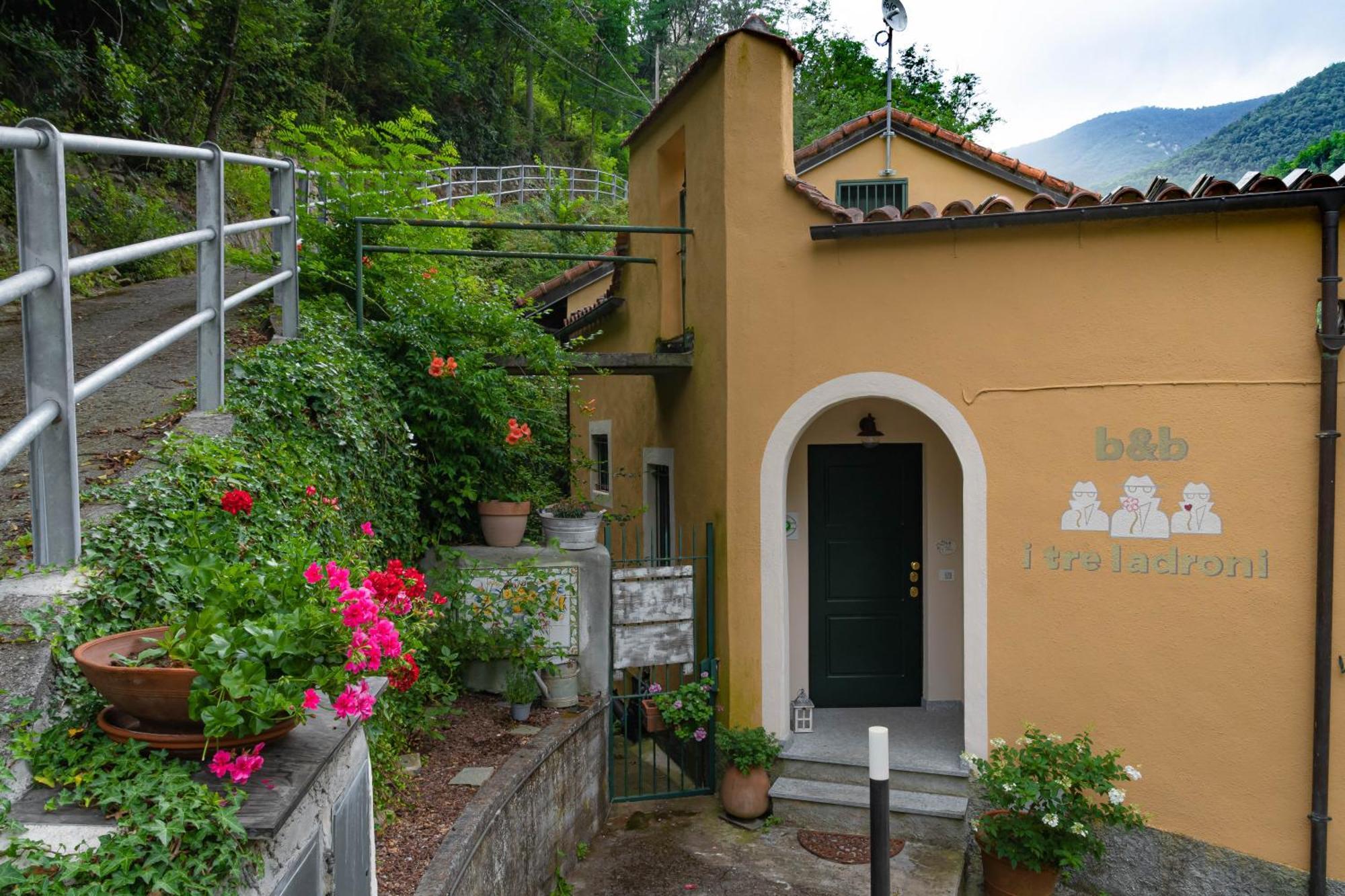 Bed and Breakfast I Tre Ladroni à Nasino Extérieur photo